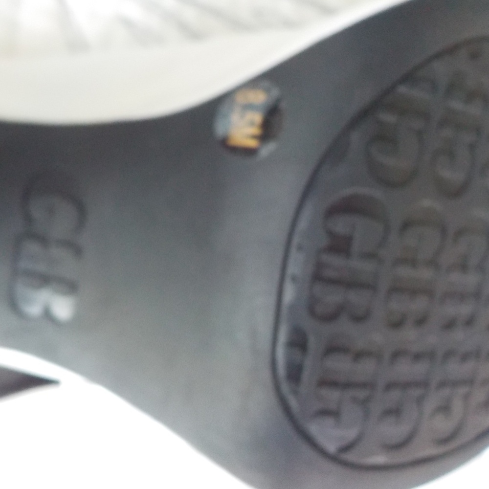 GB White Block Heel Shoes - Picture 7 of 9